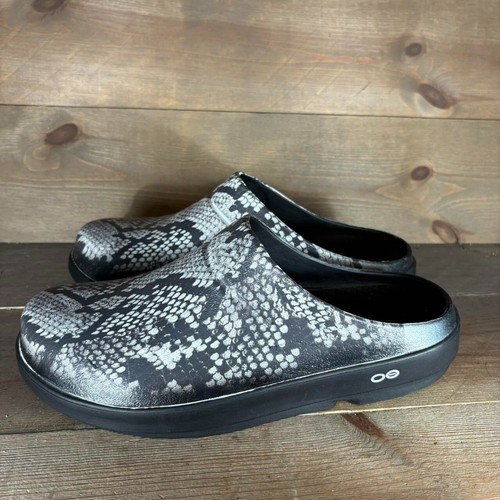 oofos oocloog womens size 10 shoes black snake print slip on comfort clogs