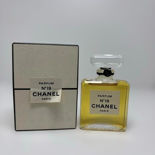 Unu Chanel Paris No19 Parfum No.19 14ml   0.47 fl oz. Vintage with Box SS1