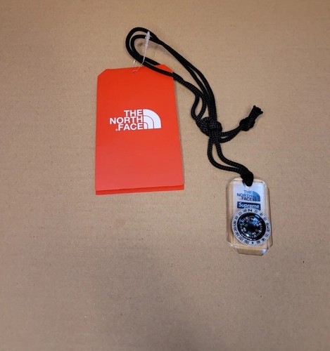 AUTENTICA NUOVA Collana Supreme The North Face Bussola