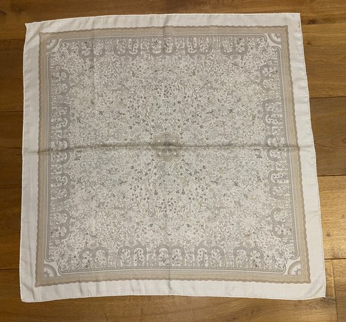 HERMÈS Rare Hermes Shawl Cashmere Les Jardins D’Arménie Scarf Foulard Tuch Carré 90
