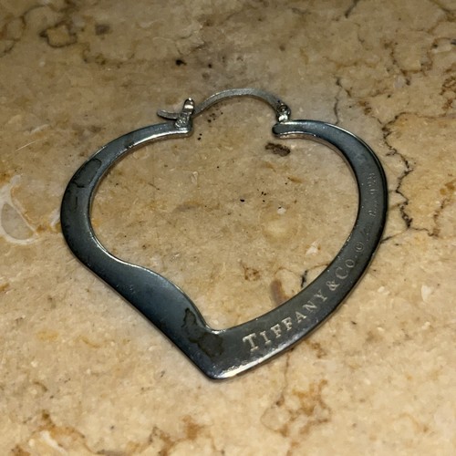 TIFFANY & CO. Orecchini Tiffany & Co Elsa Peretti UN UNICO grande cuore aperto argento 925 firmato