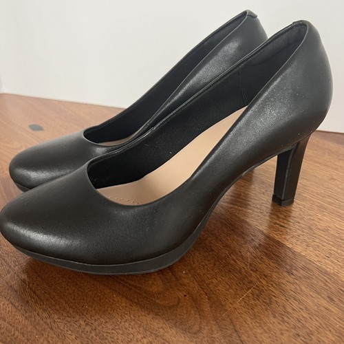 Clarks Women's Style Ambyr Joy Pump  Color Black Leather  Size 6.5
