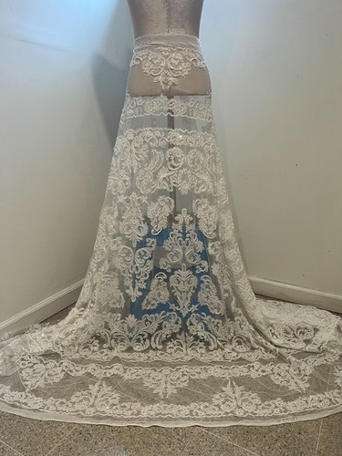 OFF WHITE Paillettes ricamo cordato bianco sporco perline tessuto pizzo larghezza 50” vendute da cantiere