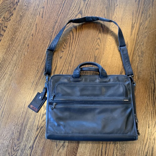 Tumi Black Genuine Leather Briefcase Messenger Bag Laptop Computer Business