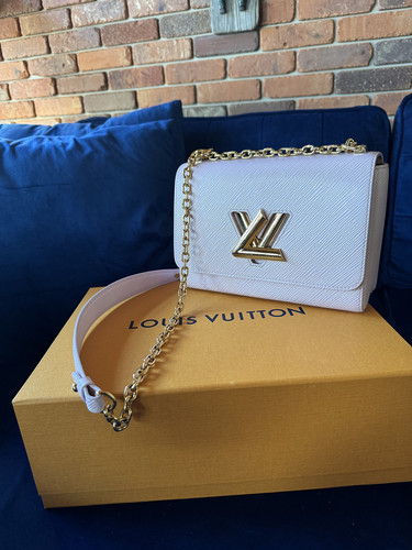 LOUIS VUITTON（LV） Borsa a tracolla Louis Vuitton MM Twist colore rosa con scatola