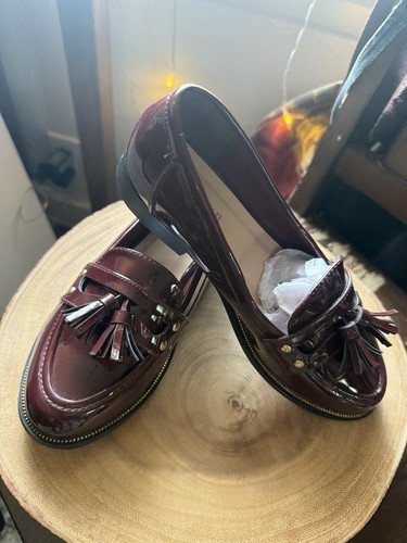 JustFab Bronnie Women's 6 Maroon Flat Patent Leather Loafer