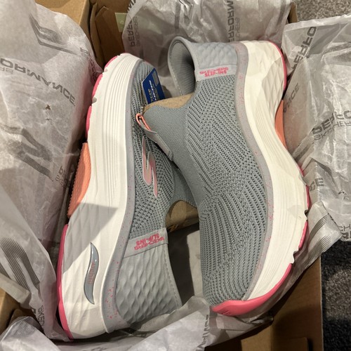 SKECHERS ARCH FIT Skechers Women's Max Cushioning Arch Fit Fluidity Slip ins. Grey. Size 8.5