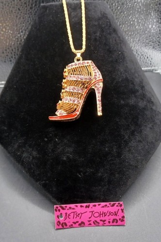 Nuova etichetta collana scarpe Betsey Johnson rosa strass tacco alto
