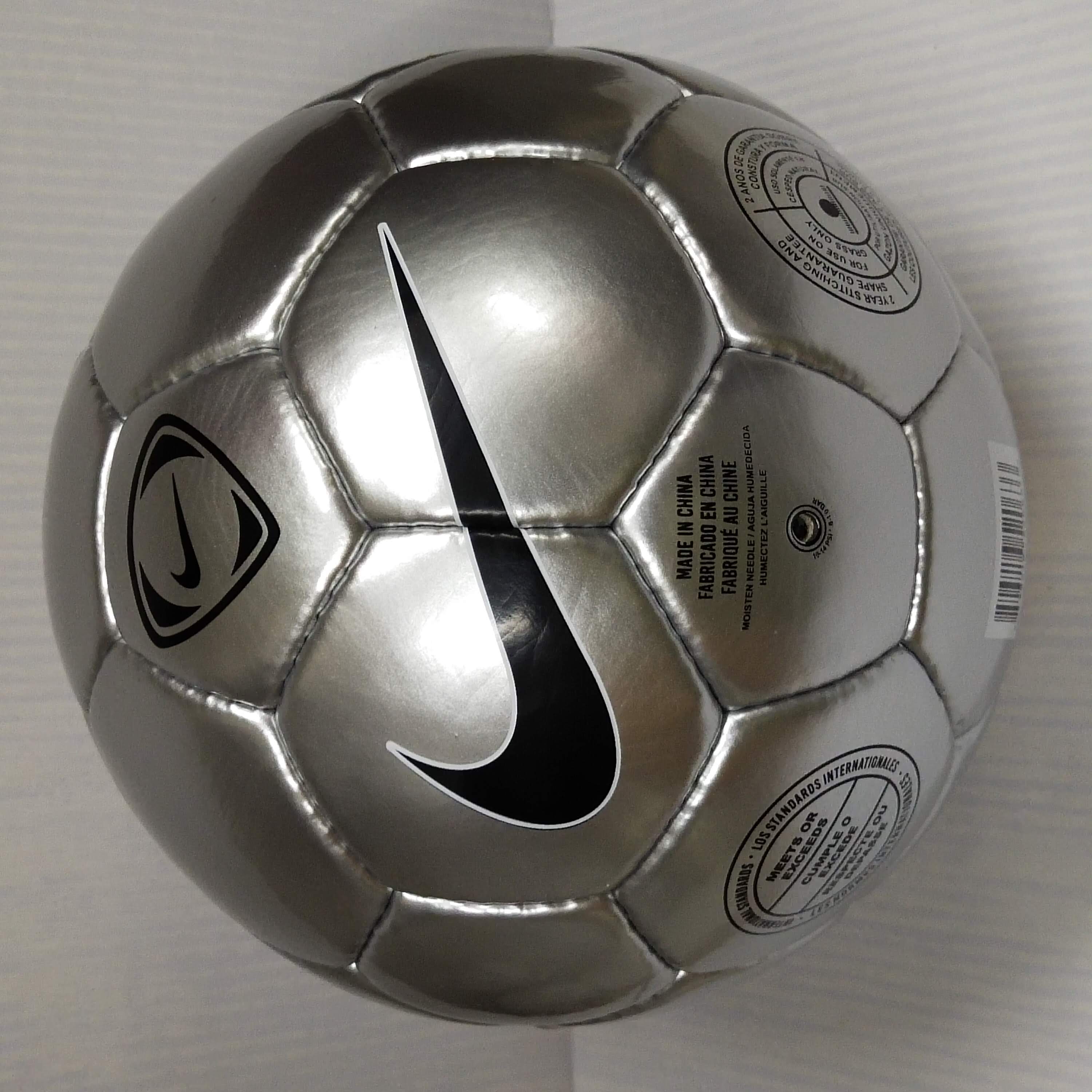 Nike Scorpion KO Chrome   2002   Secret Tournament   The Cage Advertisement   Size 5
