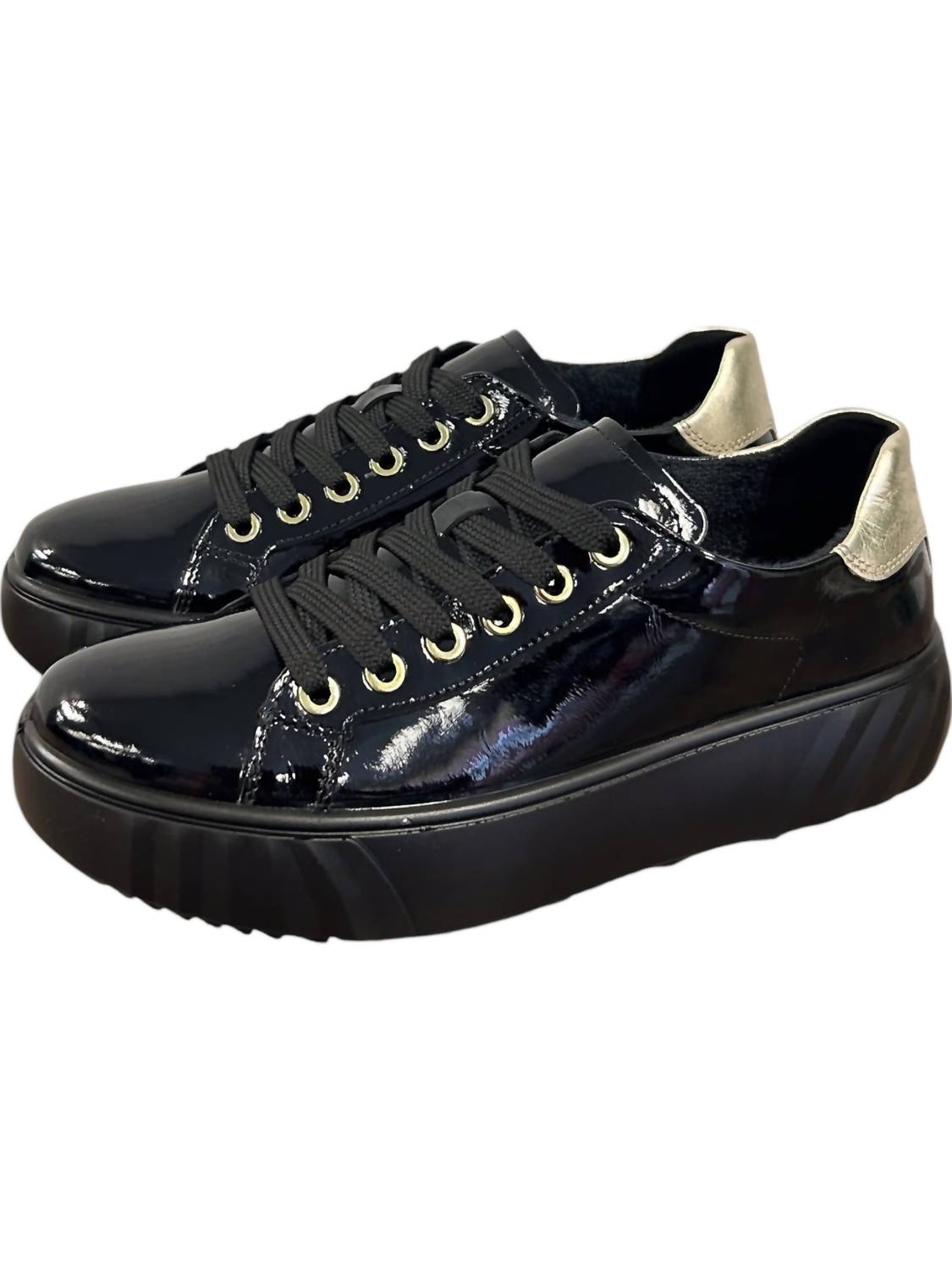 2244 Women's Mikky Platform Sneaker In Black