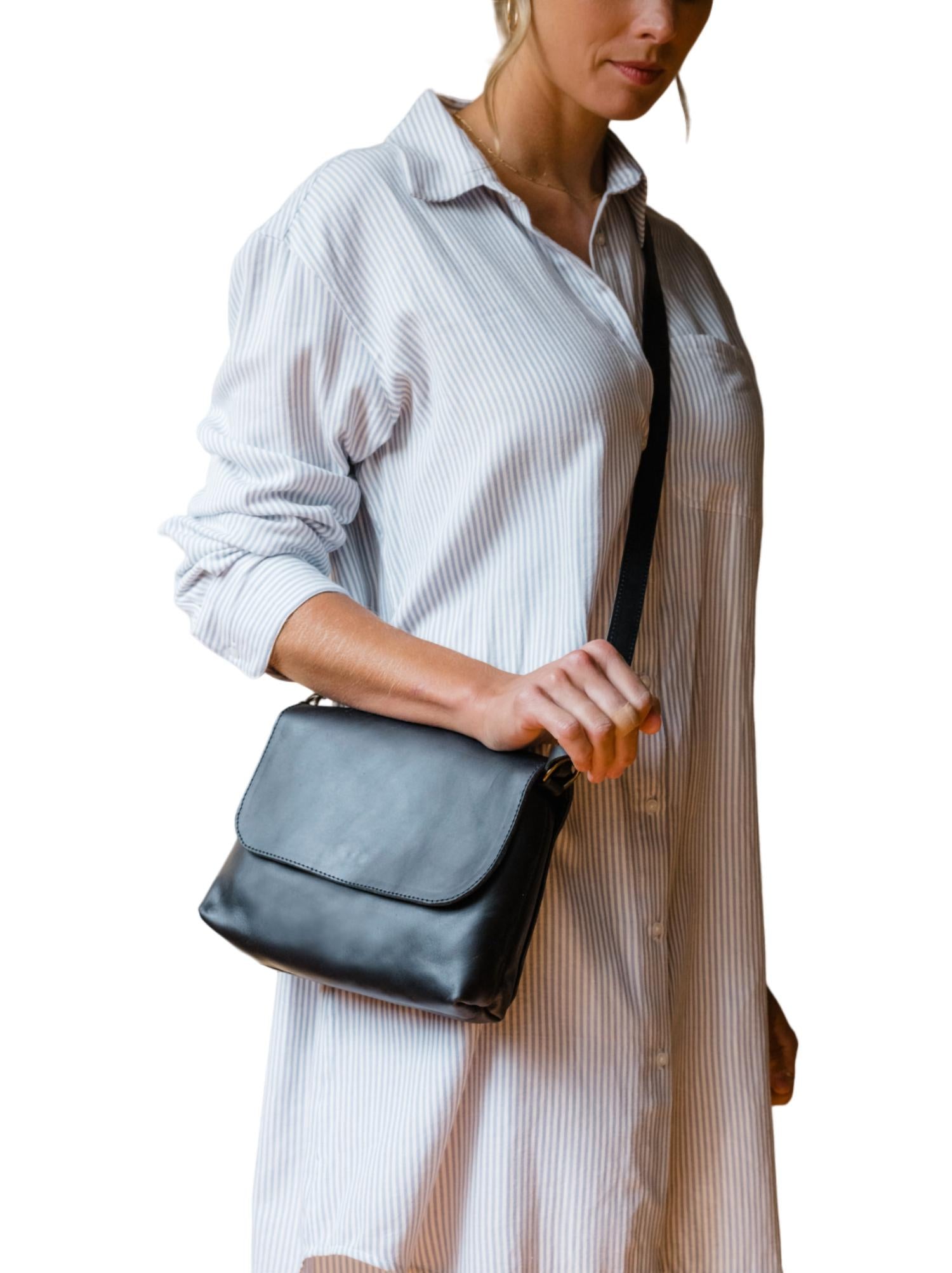 2244 Perry Shoulder Crossbody In Black