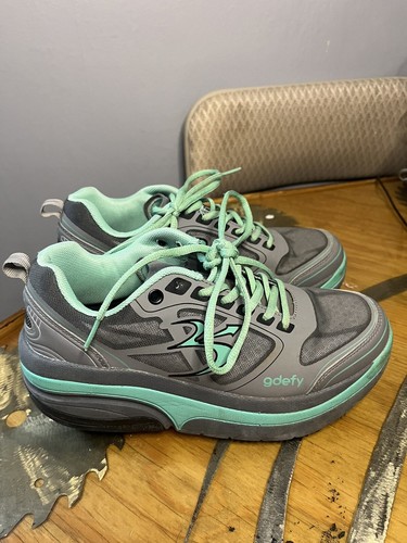 SALE Gravity Defyer Women's GDEFY Mighty Walk Athletic Shoes size 8 Gray Blue