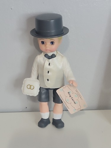 2003 Madame Alexander Doll McDonalds Happy Meal   Ring Carrier