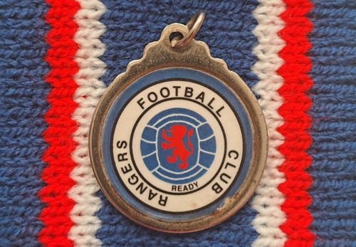 RARE VINTAGE 1970s GLASGOW RANGERS "CLUB CREST" KEY RING ATTACHMENT L@@K!!