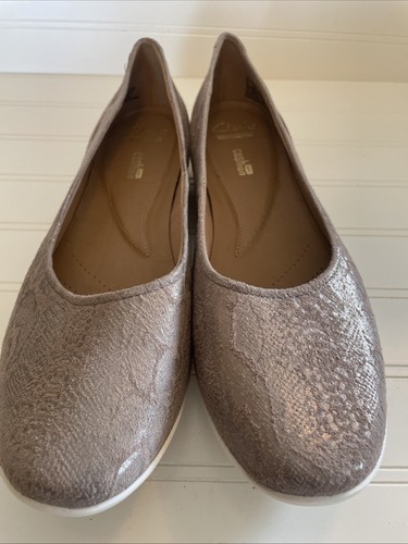 Clarks Womens Tan w  G Metallic Snake Skin Ballet Flat Size 11 Shoes