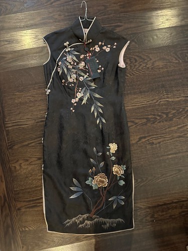 Chinese dress Silk Qipao (Cheongsam) –Brand: Artistic Palace 100% silk size L