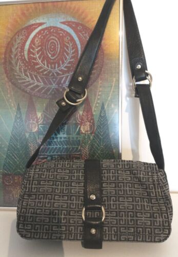 Givenchy   Classic and beautiful bag *ORIGINAL*   No. ST0057