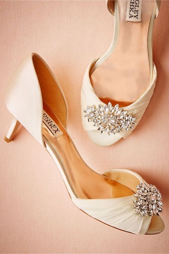Badgley Mischka Libretto Kitten Heels 8 $215 prezzo consigliato