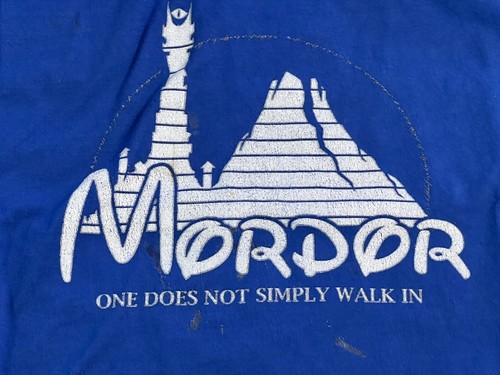 PALACE Lord Of The Rings T Shirt Mordor Disney Castle Sz S Vintage Custom JRR Tolkien