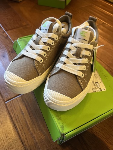 Cariuma OCA Low Burnt Sand Canvas Sneaker Women 6  Men 4.5 New