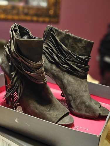 Vince Camuto Ferdinand Suede Open Toe Bootie  charcoal gray  sz. 9.