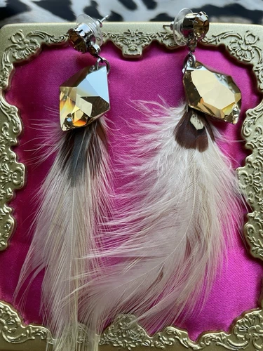 Tarina Tarantino Vintage Dusty Rosalin Gol Shadow Brown Feather Earrings