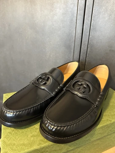Mocassini Gucci da uomo in pelle nera ad incastro GG taglia 10.5UK 11.5US