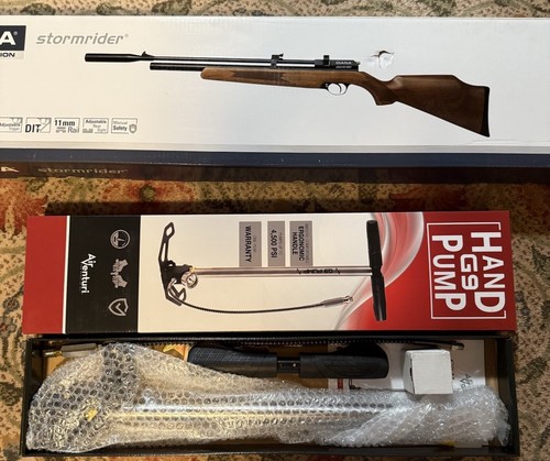 Diana Stormrider .22 Caliber 950 FPS Wood Stock Air Rifle Kit. New & Barrel Band