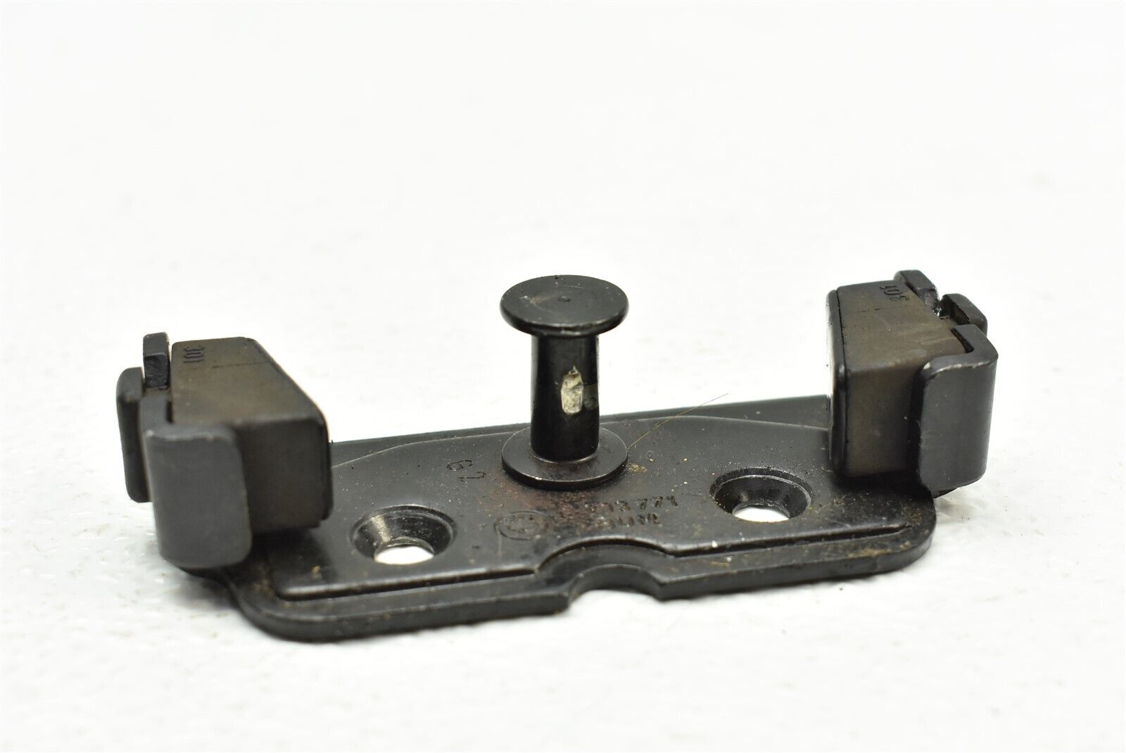 1999 2005 BMW 323i E46 Trunk Latch Lock Striker Plate OEM 99 05