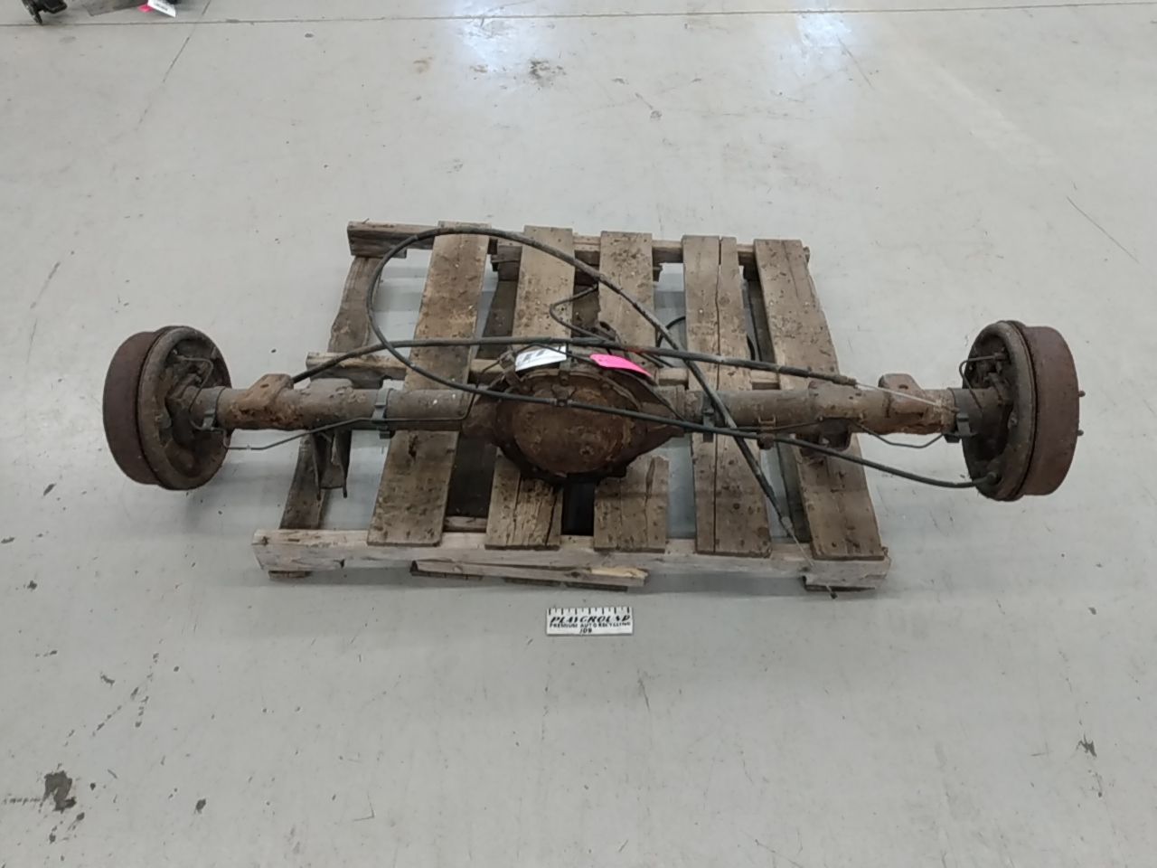 PLAYGROUND Chevrolet Silverado 1500 Rear End Axle Carrier Assembly