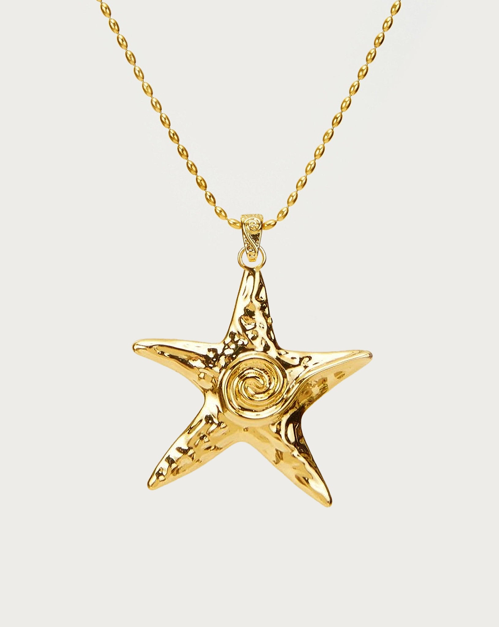 EN ROUTE JEWELRY Large Starfish Necklace in Gold