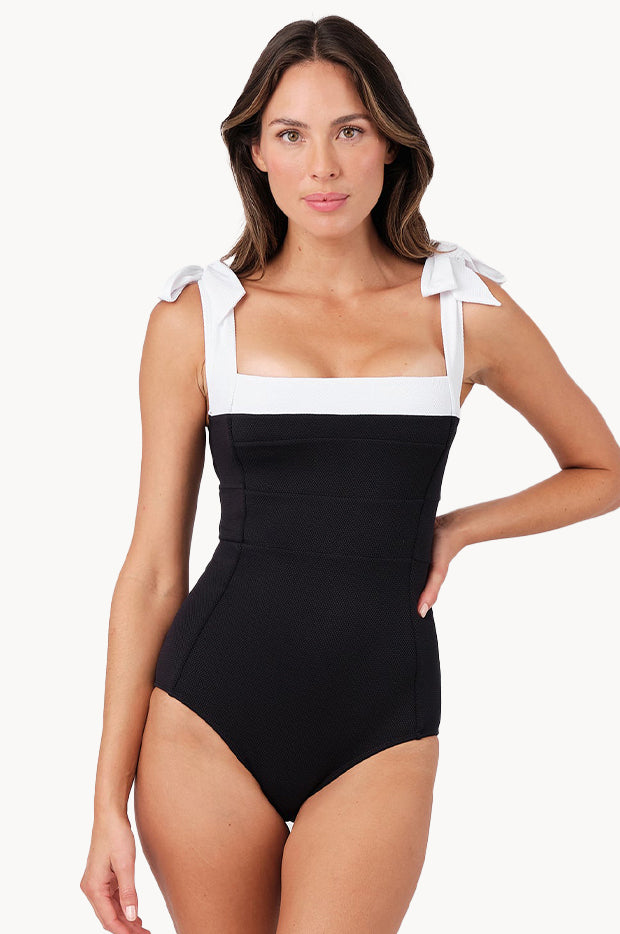 UNE PIECE Monochrome Texture Classic Square Neck One Piece