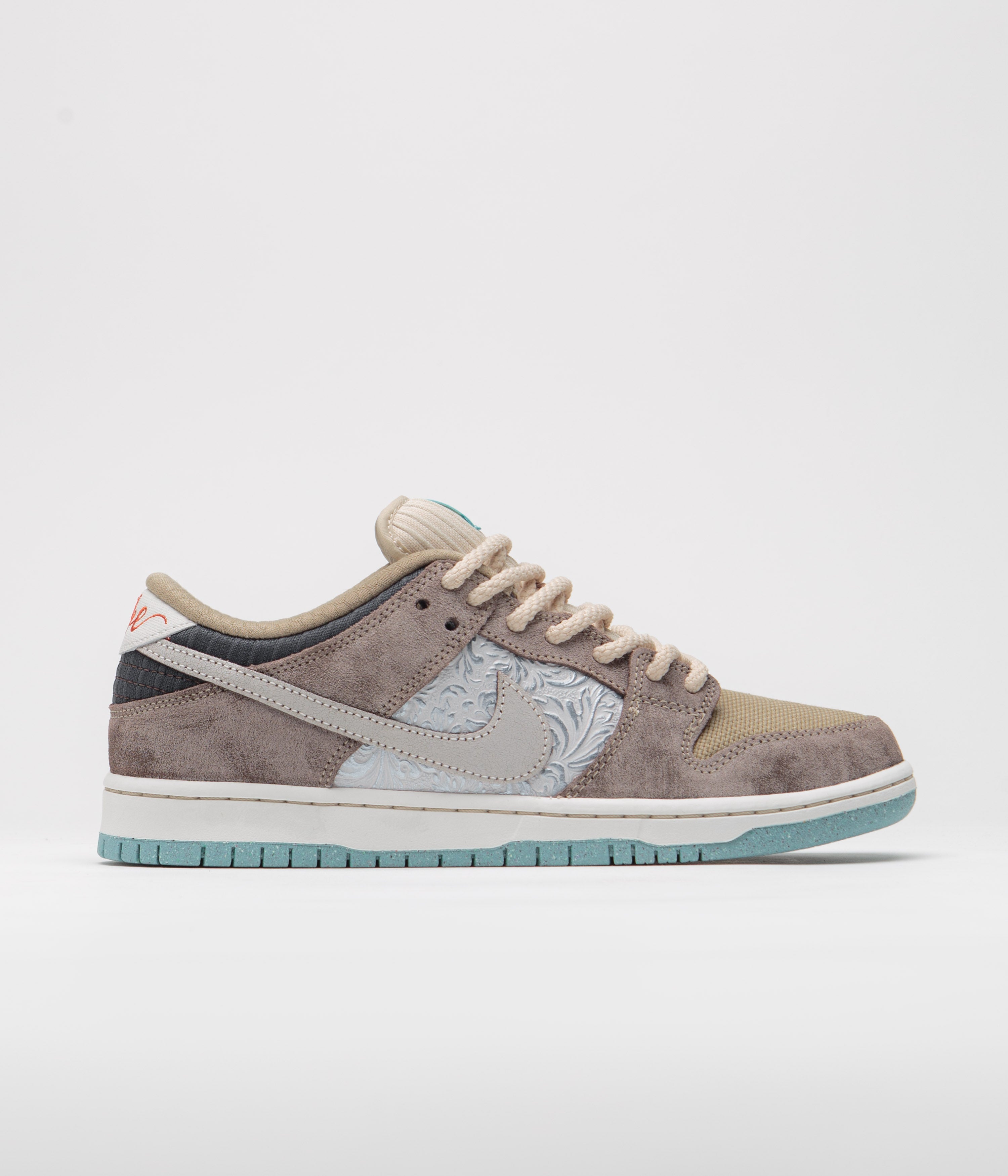 Nike SB Dunk Low Pro Premium Shoes   Baroque Brown   Summit White   Sanddrift