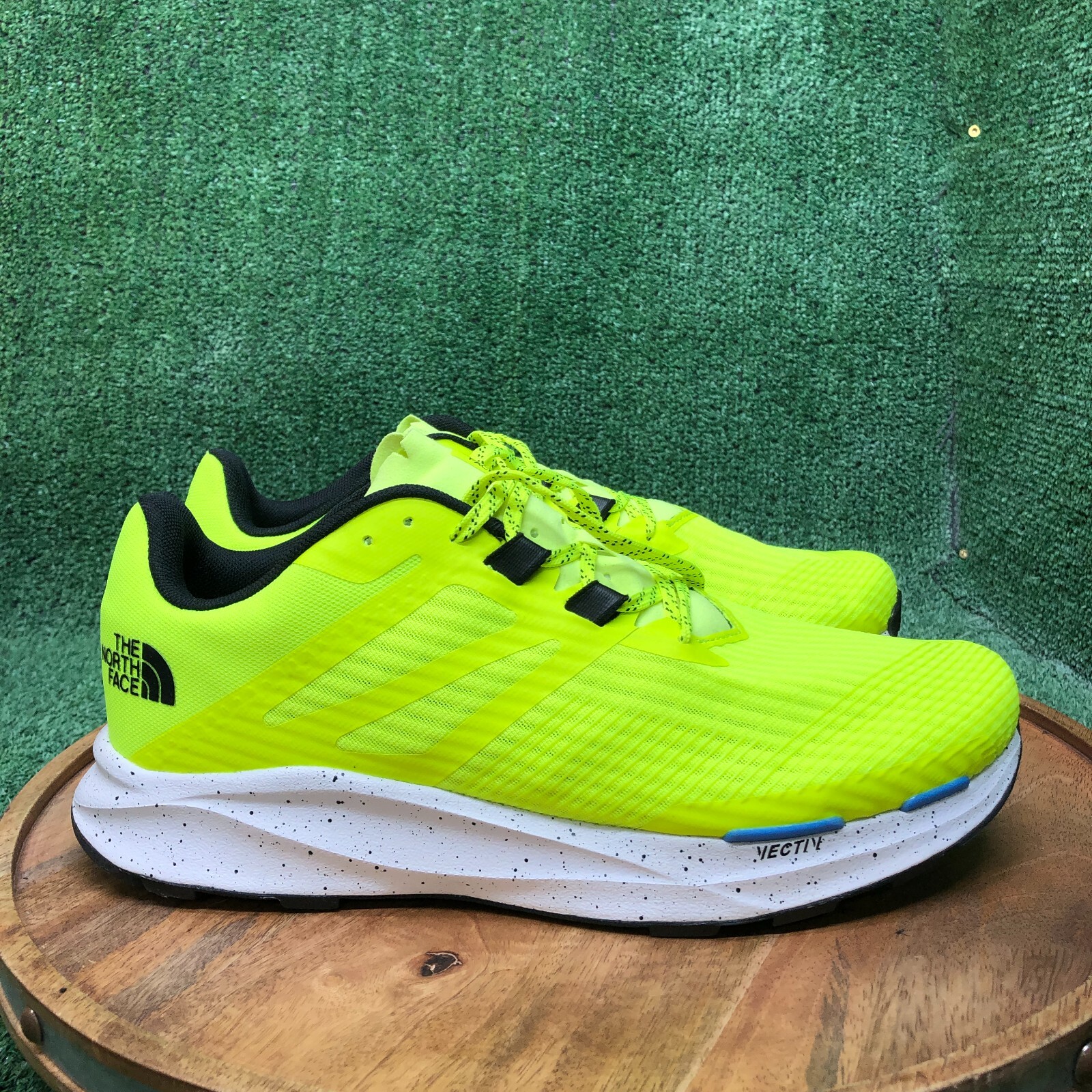 The North Face Mens Vectiv Eminus NF0A4OAWFM9 Neon Yellow Running Shoe Size 11