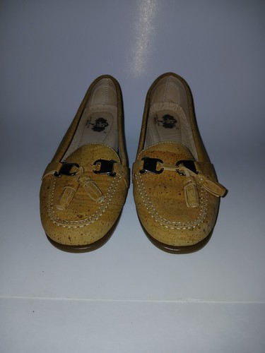 BERSHKA JA Natural Cork Loafers Tasseled Accents Made in Portugal Womens Size 37 or 6.5