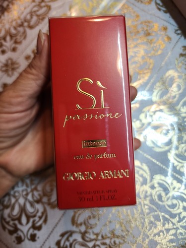 Giorgio Armani Si Passione Intense Eau de Parfum Spray 1oz   30ml Sealed In Box