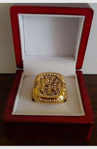 Mariano Rivera   1999 New York Yankees World Series Ring With Wooden Display Box