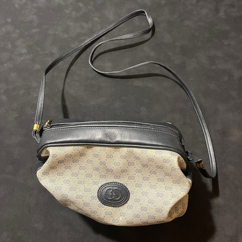 Mini borsa Gucci vintage anni 70 80 autentica a tracolla a botte micro GG