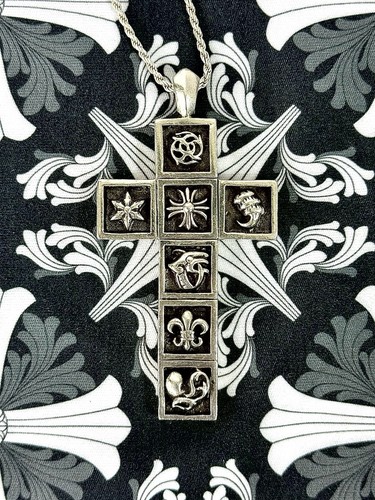 CHROME HEARTS Ciondolo Cuori Cromati 2004 Argento 925 Portafortuna 7 Emblema Croce Indossato