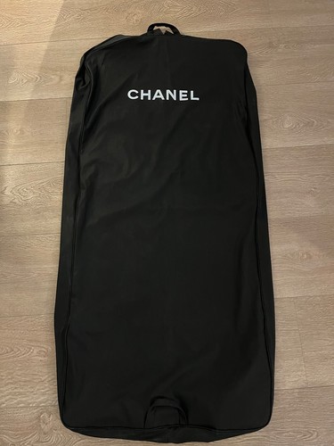 Chanel Sacco Porta Abiti Borsa da Viaggio in Plastica Nera Stampa Logo XL