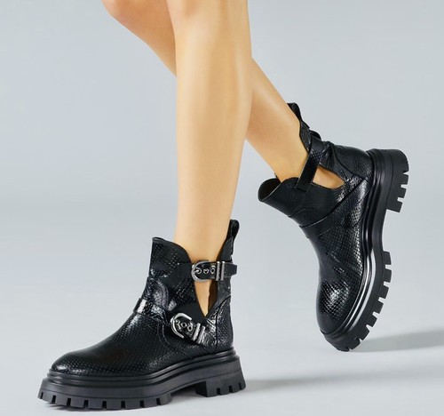 Stuart Weitzman Maverick Bedford Moto Boots Size 11.5 NEW Black Buckle