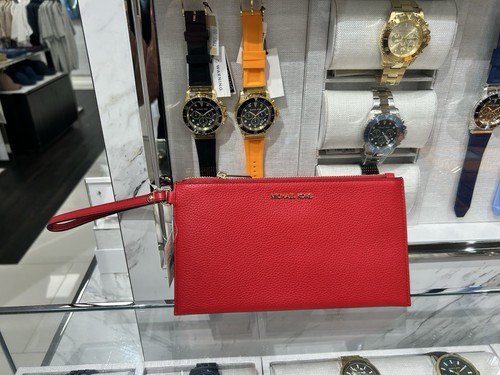 MICHAEL KORS JET SET TRAVEL LARGE CLUTCH LEATHER WRISTLET BRIGHT RED