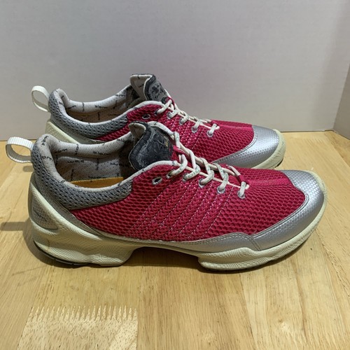 ECCO BIOM WOMENS ATHLETIC SHOES SIZE 40 EU 9 9.5 US PINK Gray