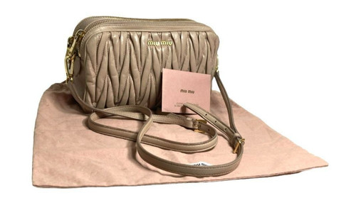 Borsa a tracolla Miu Miu Matelasse borsa a tracolla pelle beige USATA originale #S2287
