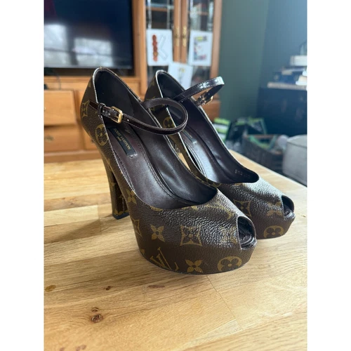 Louis Vuitton Monogram Canvas Fetish Vanity Platform Pumps Sz. 35.5