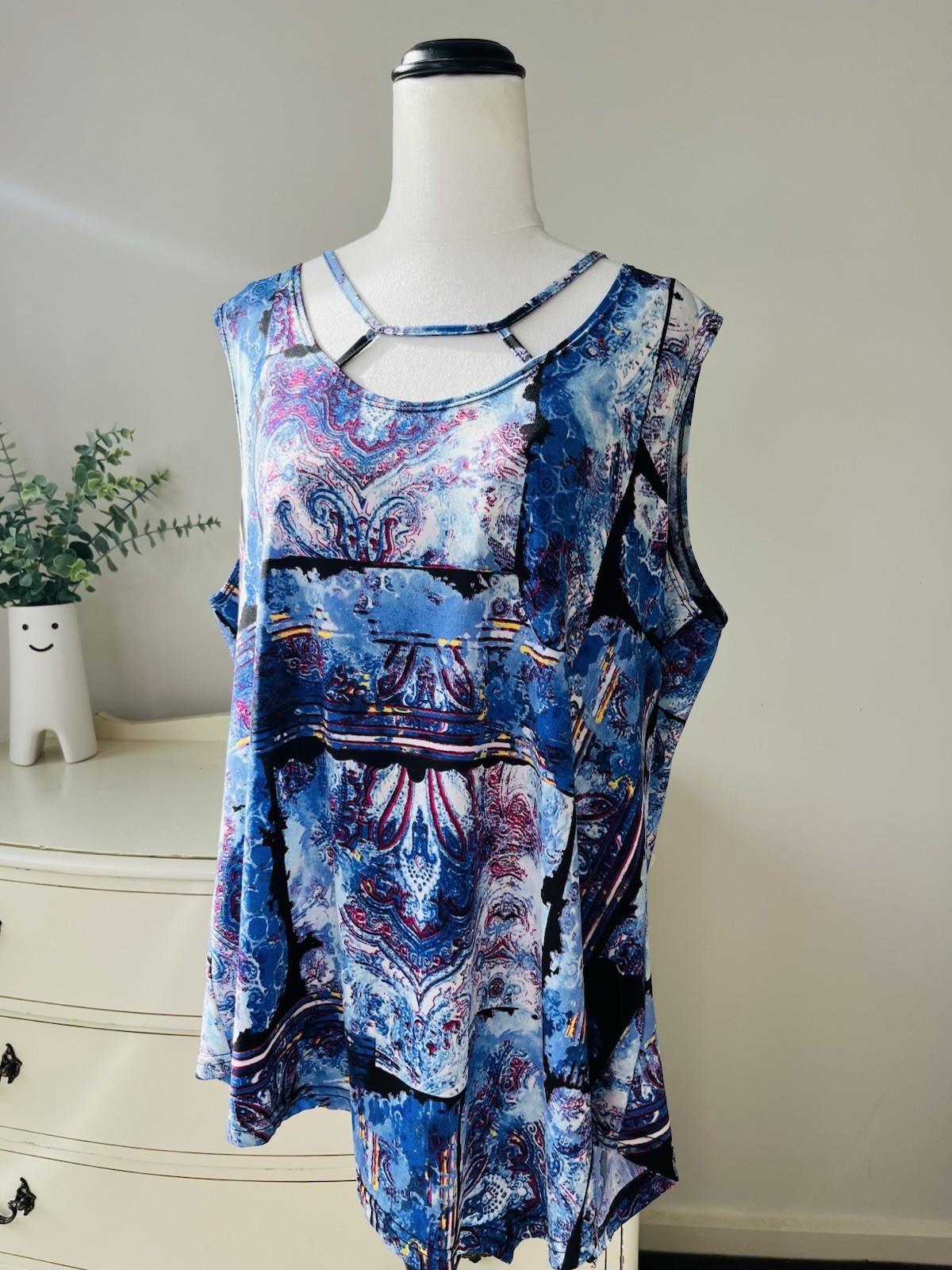PRETTY LAVISH MOTTO Size 16 Women’s Cut Out Top Sleeveless Asymmetrical Boho Made In Melbourne