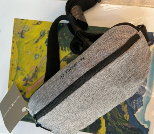 AWAY UNITED AIRLINES Therabody Cross Body Bag Business Class Kit Amenity VIA