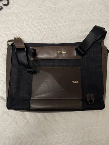 TUMI TUMMY DROLL FOR TOOMY COLLECTION CROSS BAG