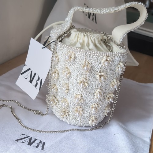Borsa a secchiello Zara bianca perla perline manico superiore tracolla catena nuova con etichetta