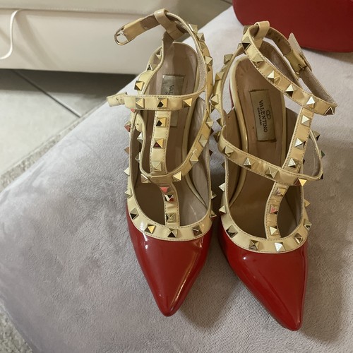 Tacchi a spillo rosso Valentino Rock con borchie  taglia 38  US 7